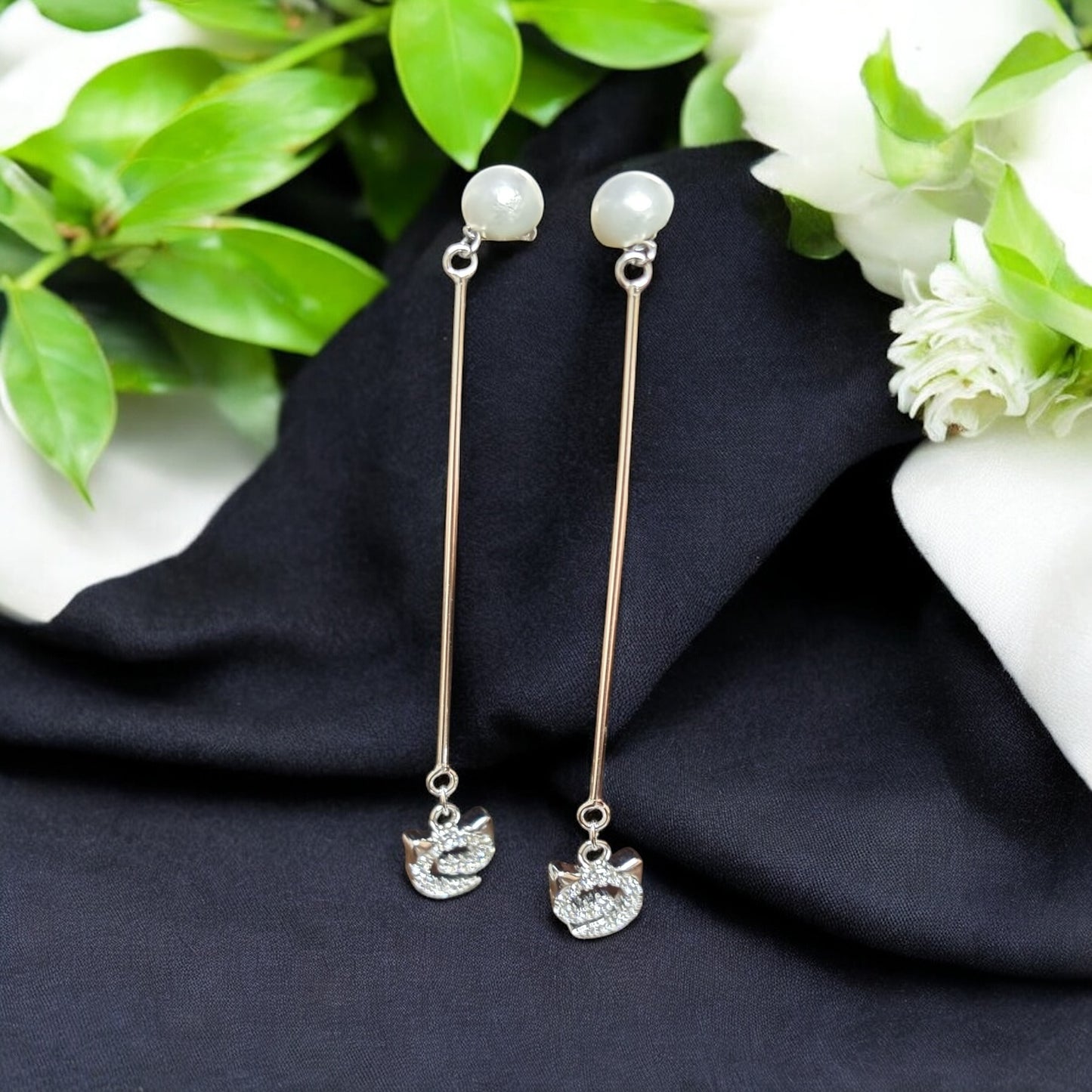 Stick Drop pearl earring
