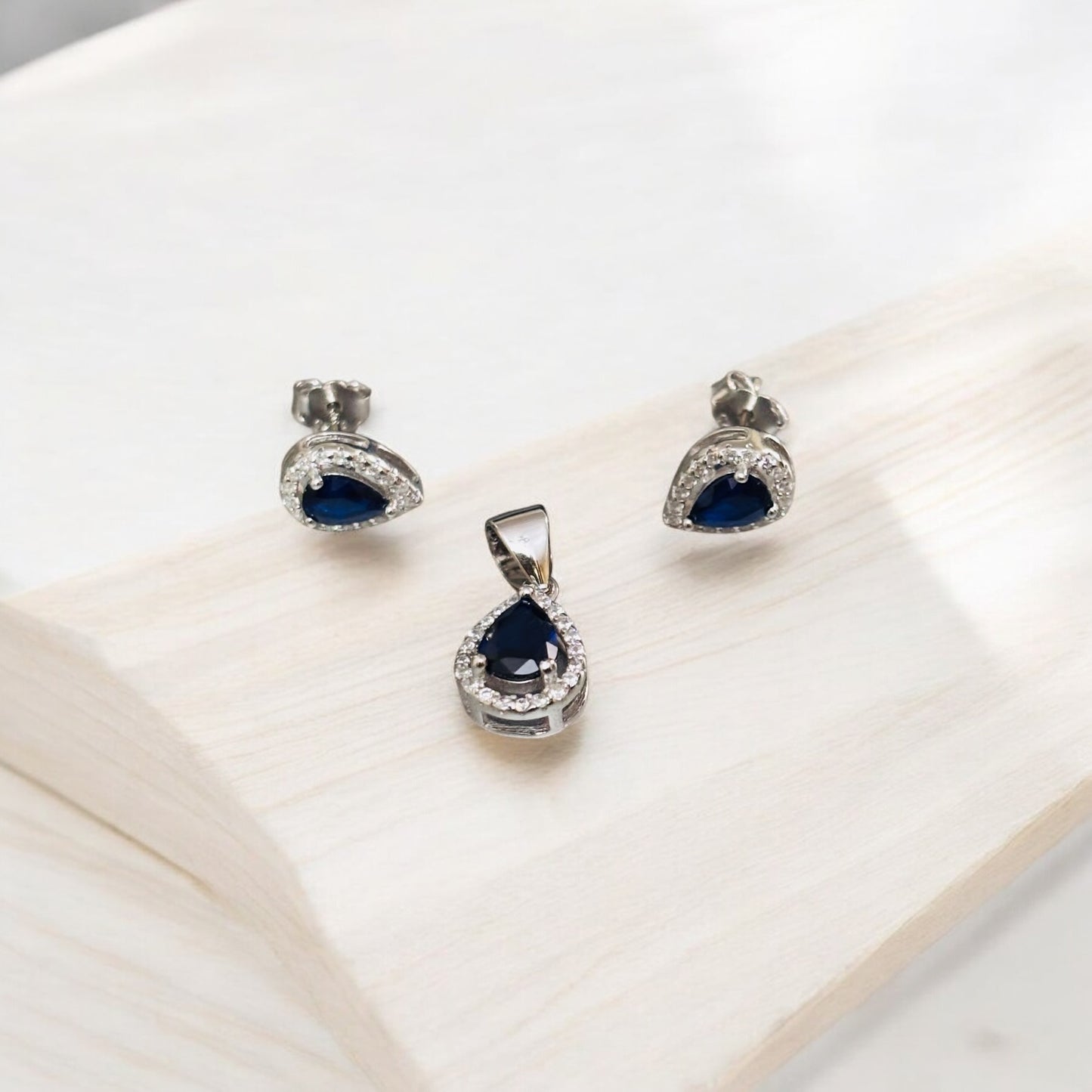Cute Tear Drop pendant set