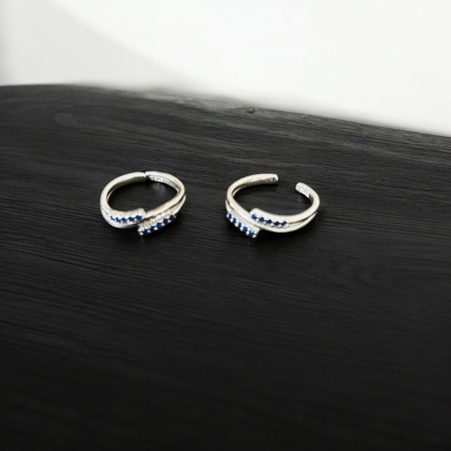 Sleek Multi tone Toe ring