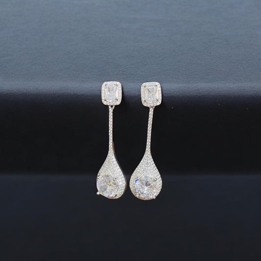 Tear drop solid Solitaire Party earring
