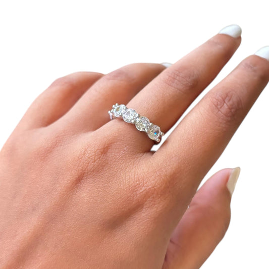 Solitaire Royal Silver Band