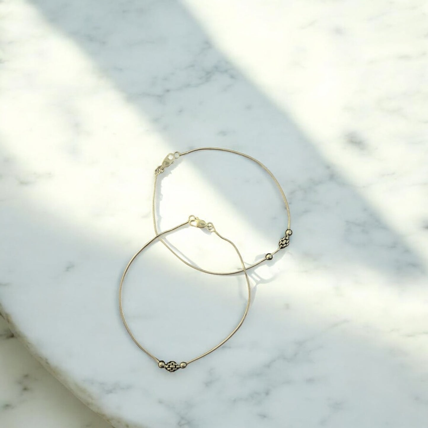 Interlink minimal oxidised 925 anklet