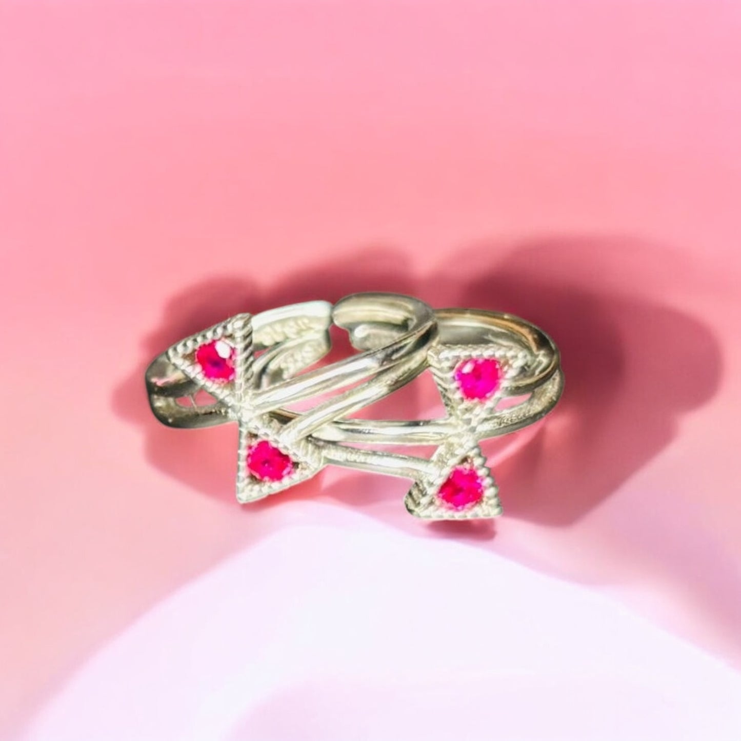 Charming triangle toe ring