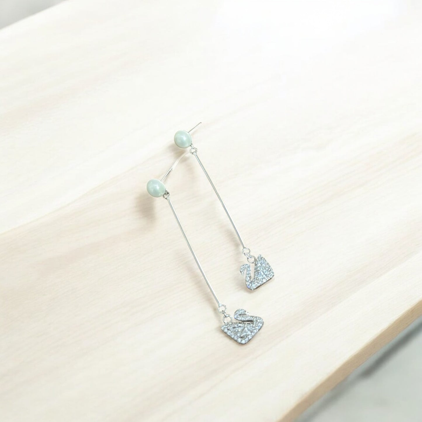 Stick Drop pearl earring