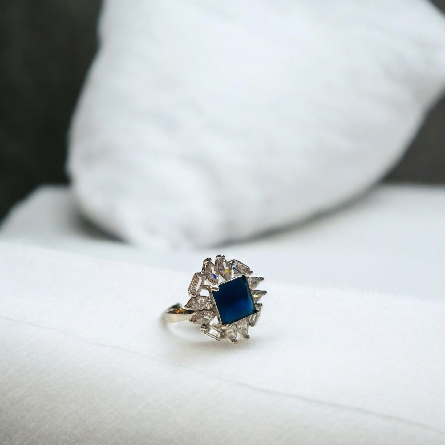 Azure Heirloom – Engagement Ring with Sapphire Light