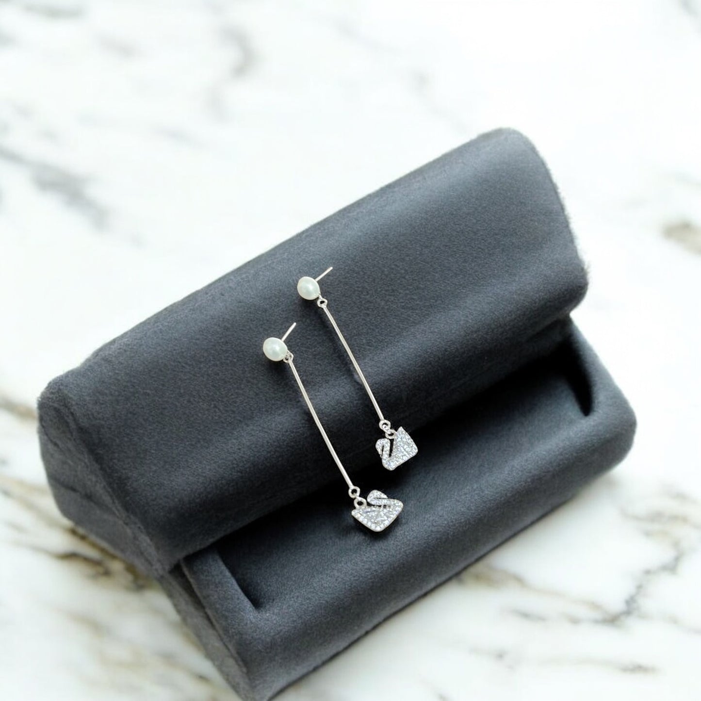 Stick Drop pearl earring