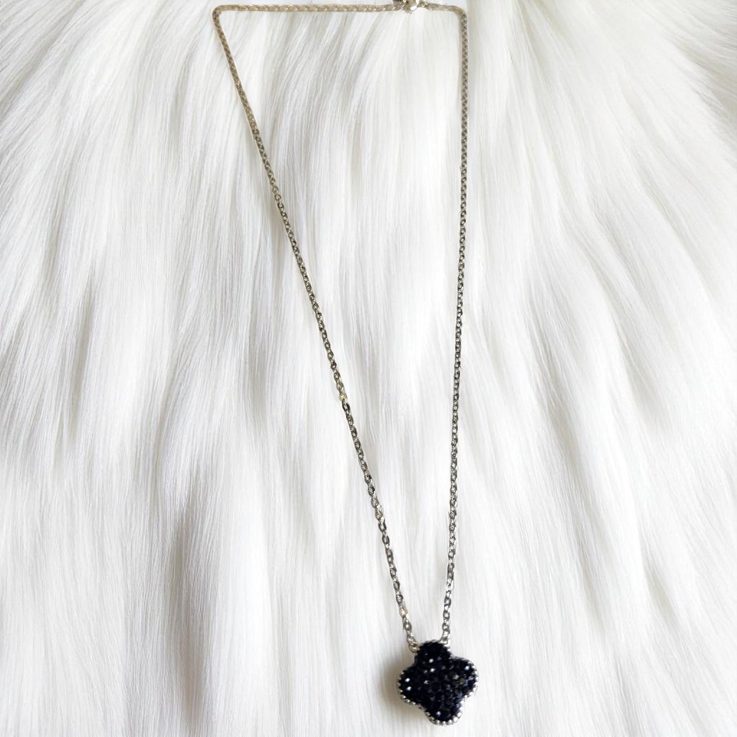 Black Flower stylish silver pendant Necklace