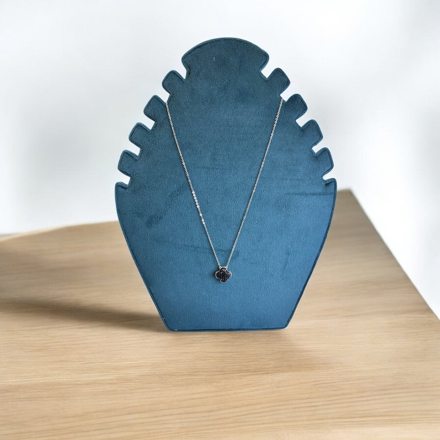 Black Flower stylish silver pendant Necklace