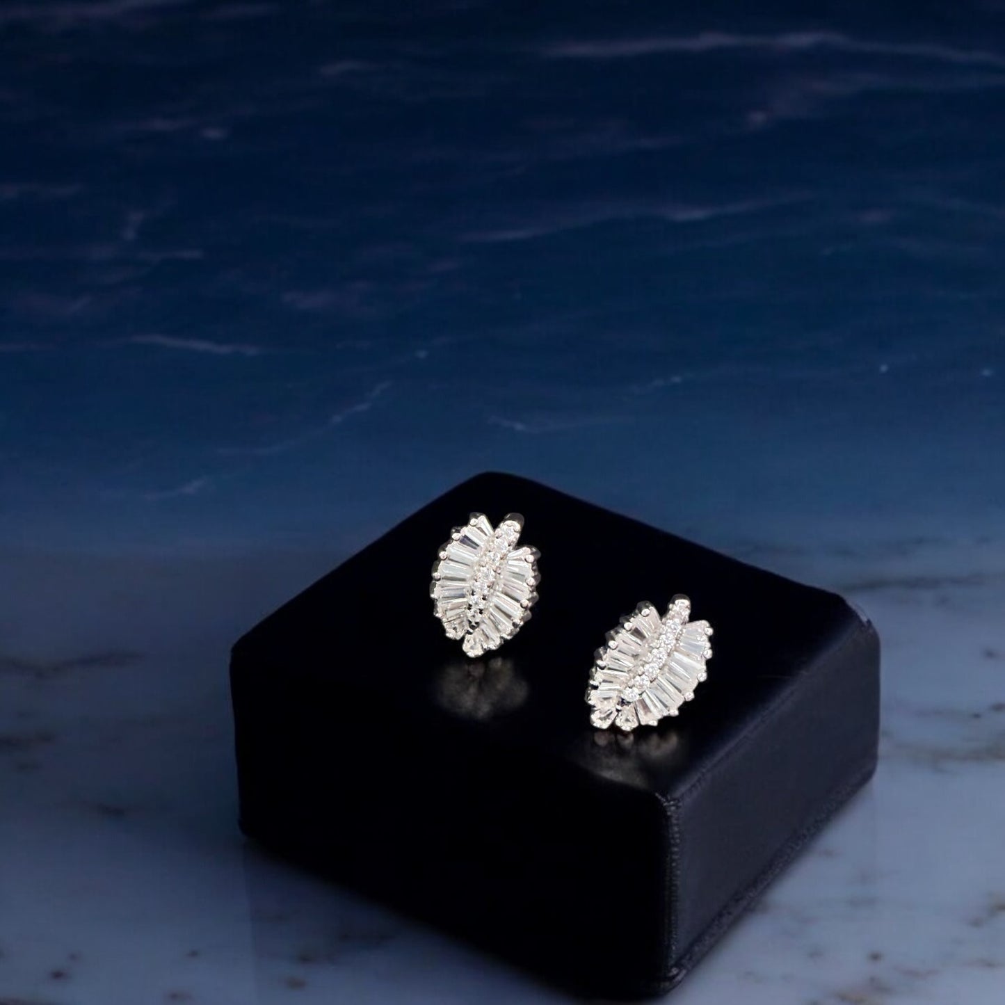Botaniq – Minimal Leafy 925 Silver Studs