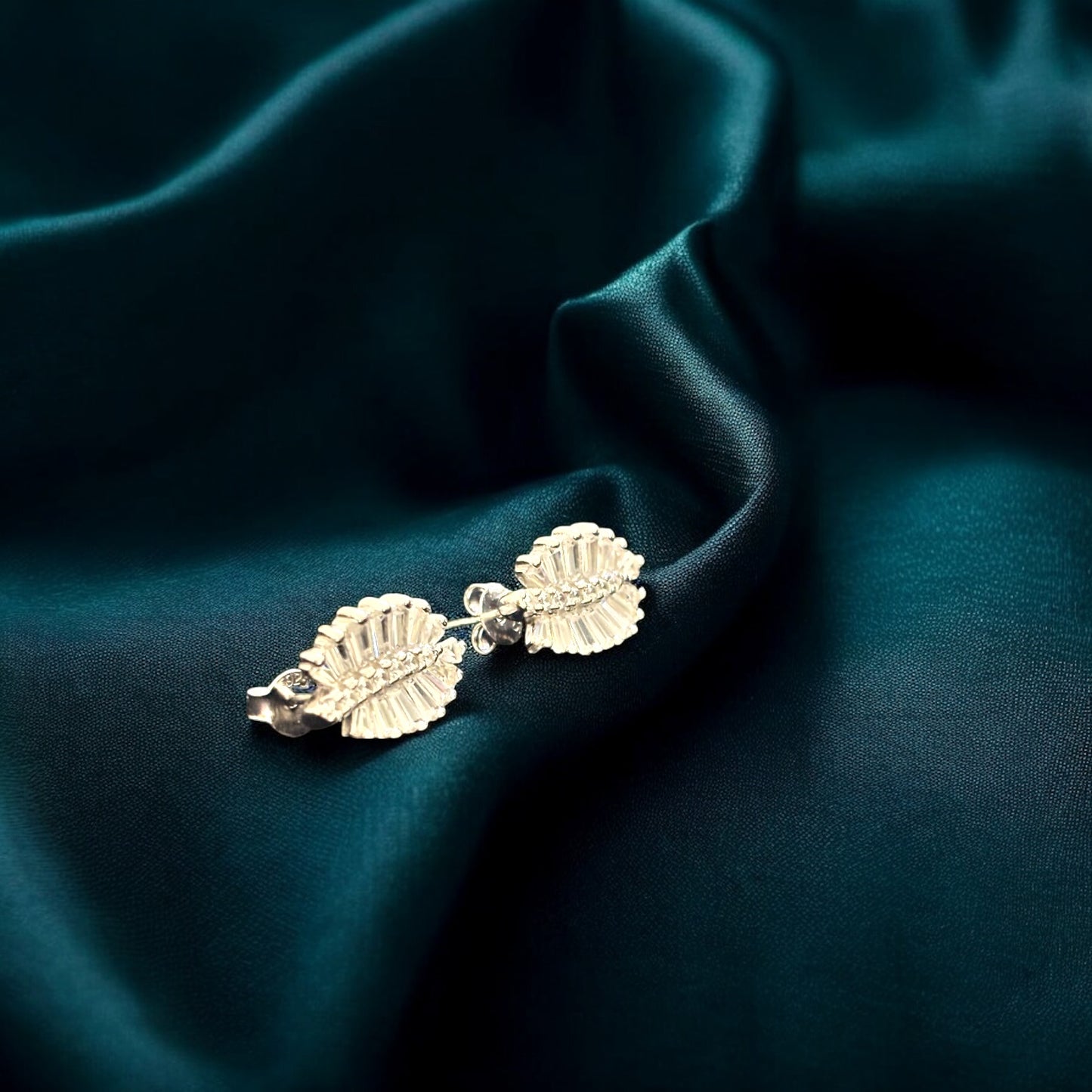 Botaniq – Minimal Leafy 925 Silver Studs