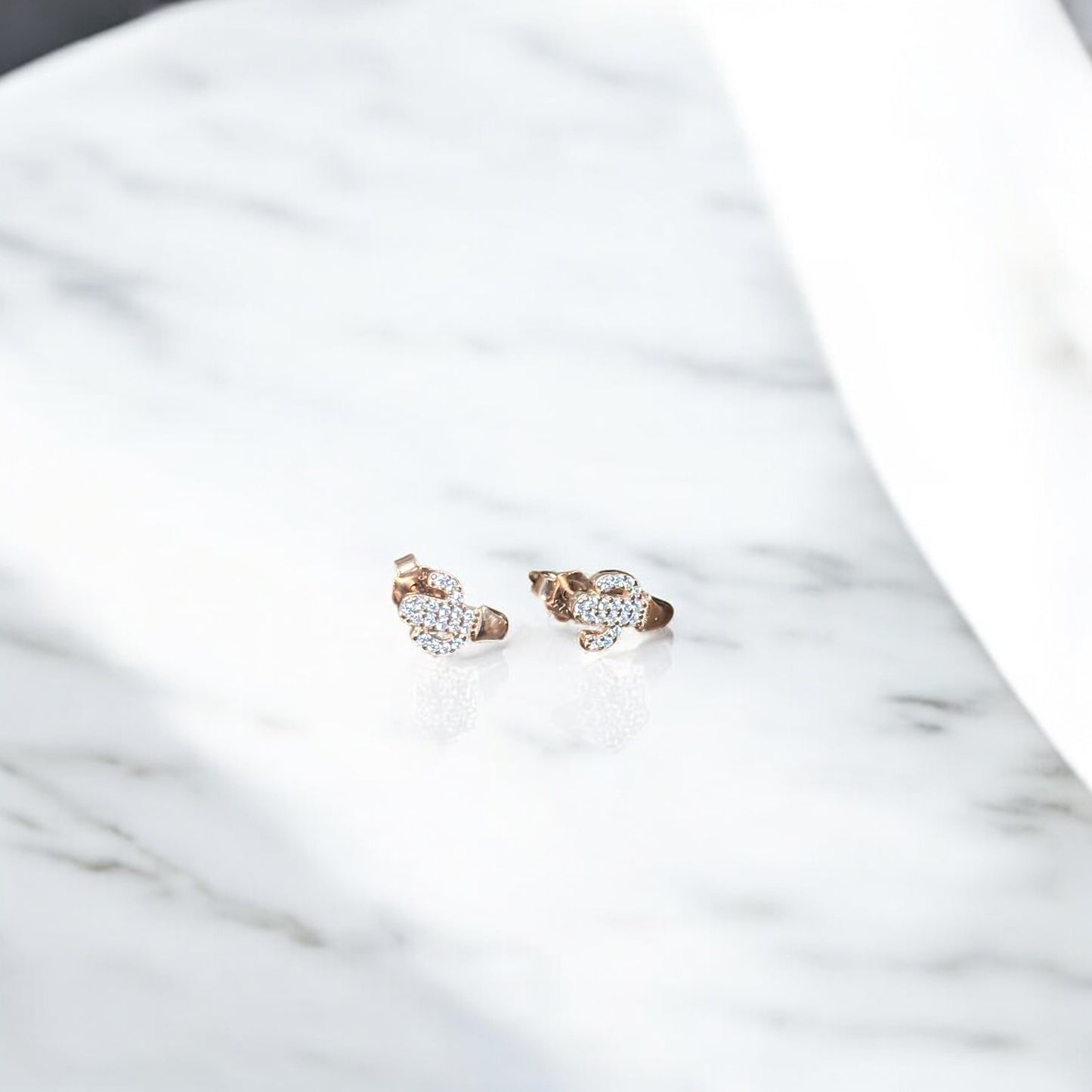 Cute minimal rose gold earring