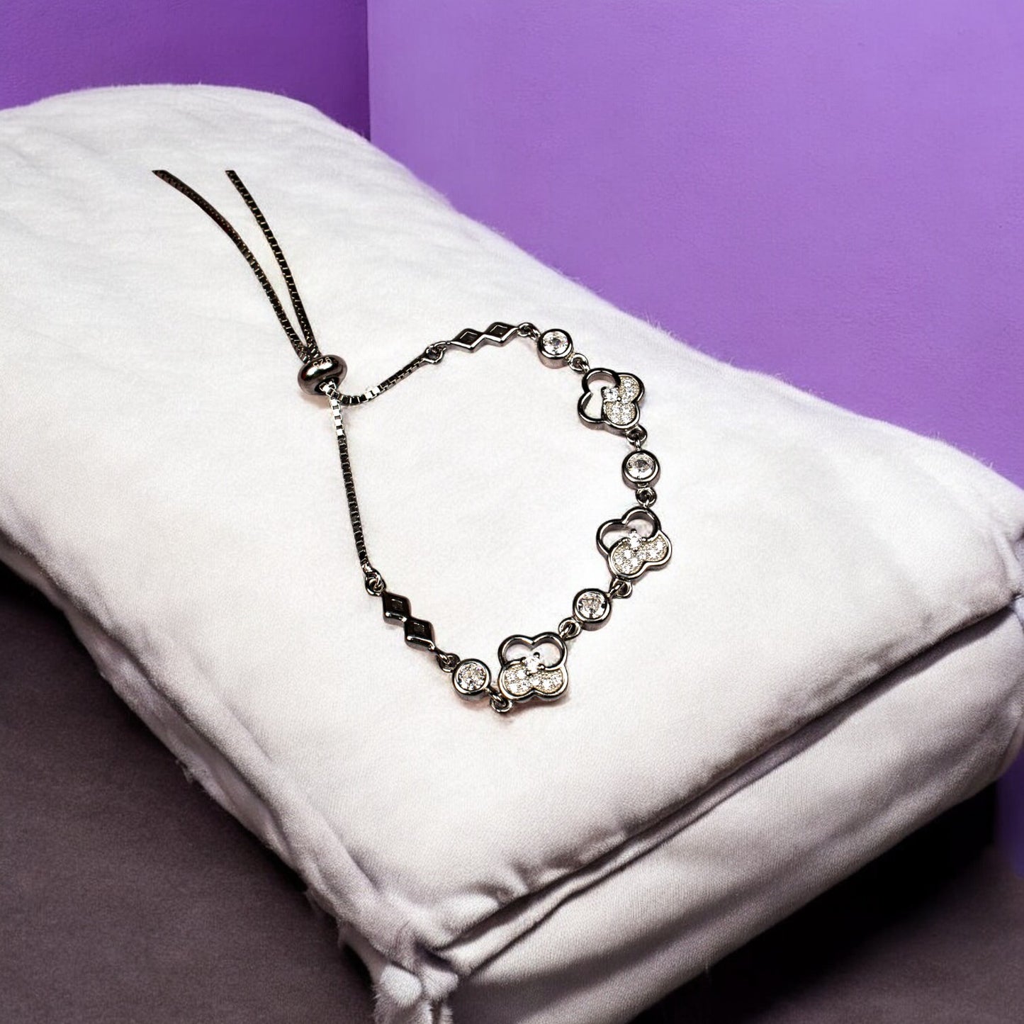 Cluster of flower silver bracelet