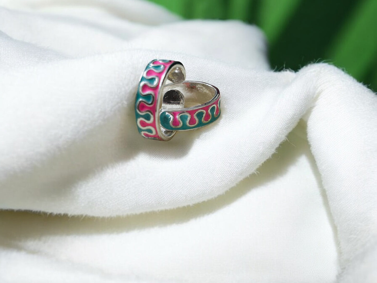 Crown themed toe ring