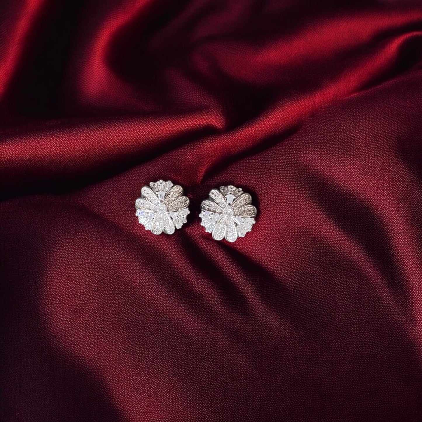 Crownlight – Royal 925 Silver Studs of Elegance