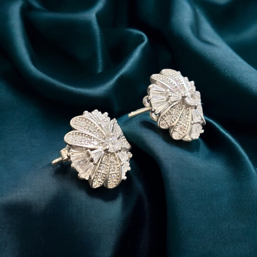 Crownlight – Royal 925 Silver Studs of Elegance