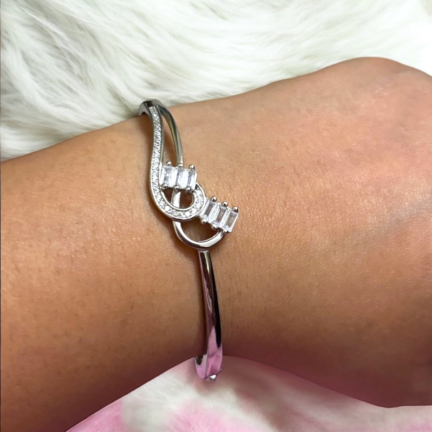 Entangle Baguette Silver Kada