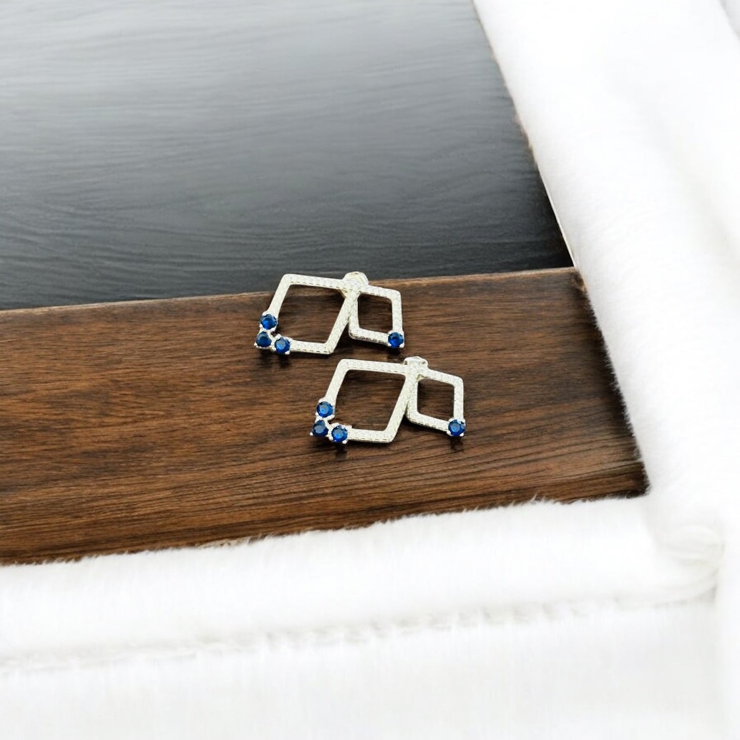 Dangling Diamond shape Sapphire 925 silver Earring