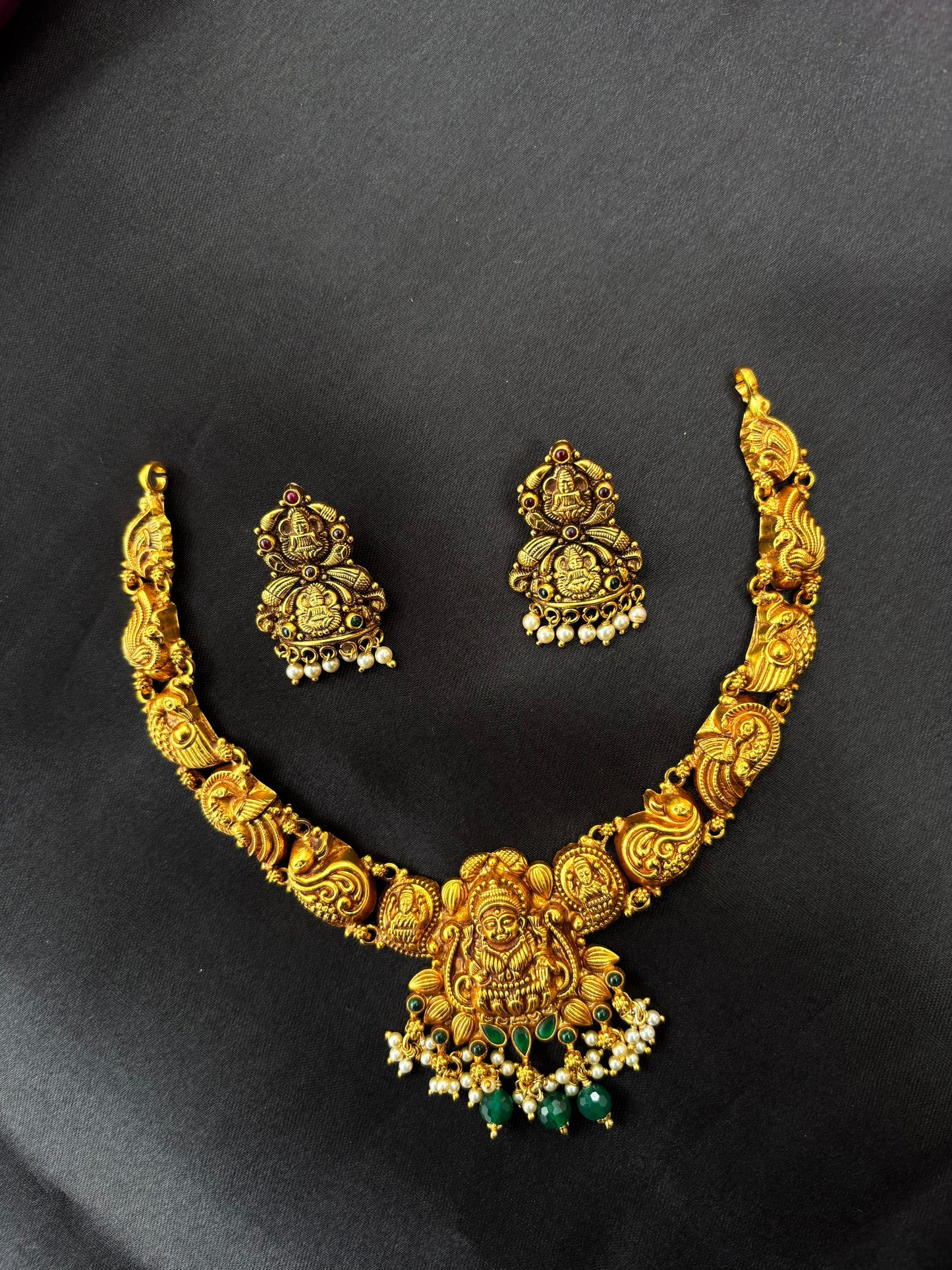 Silver temple jewellery necklace set