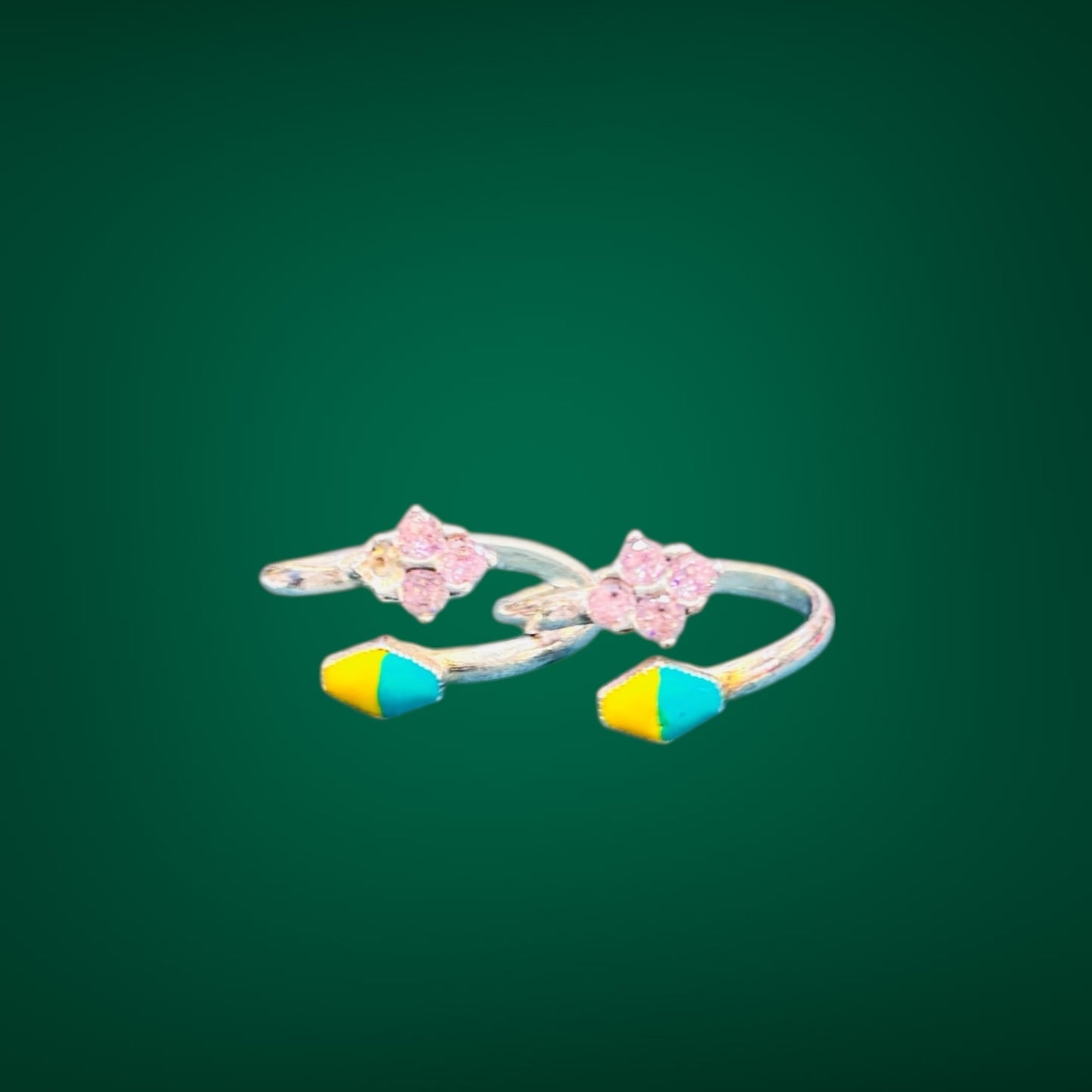 Sleek dual tone toe ring