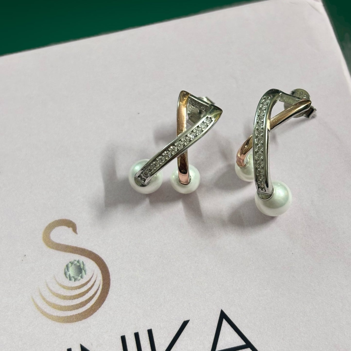 Elegant Pearl Rose gold Earrings