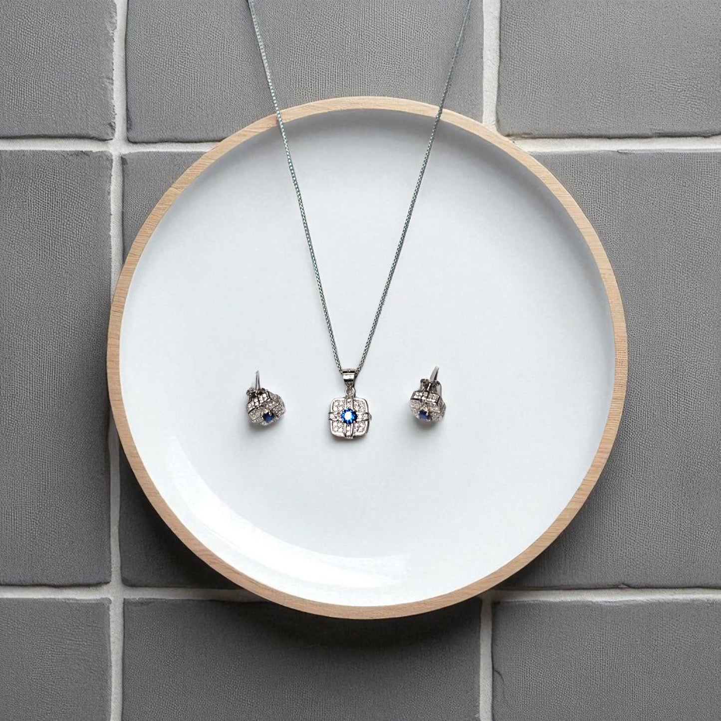 Radiant square pendant set