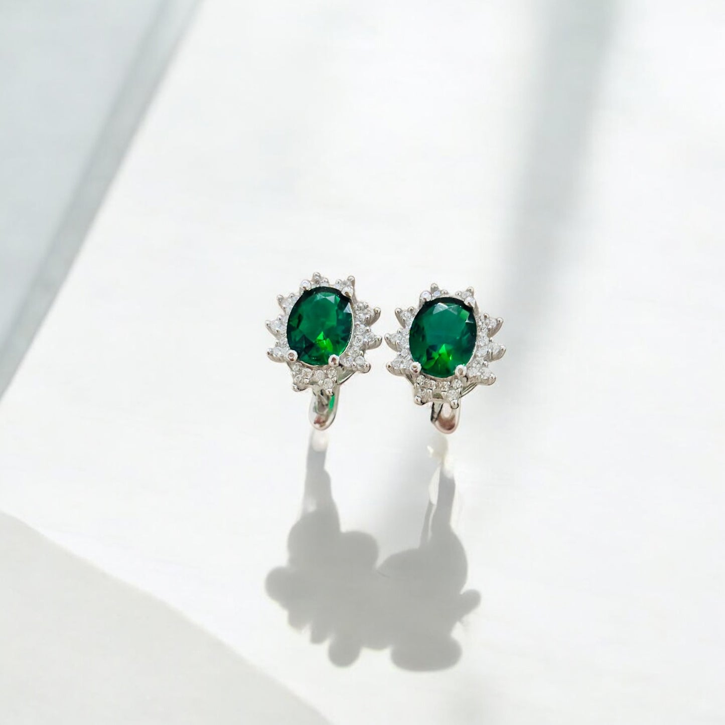 Emerald majestic 925 silver stud