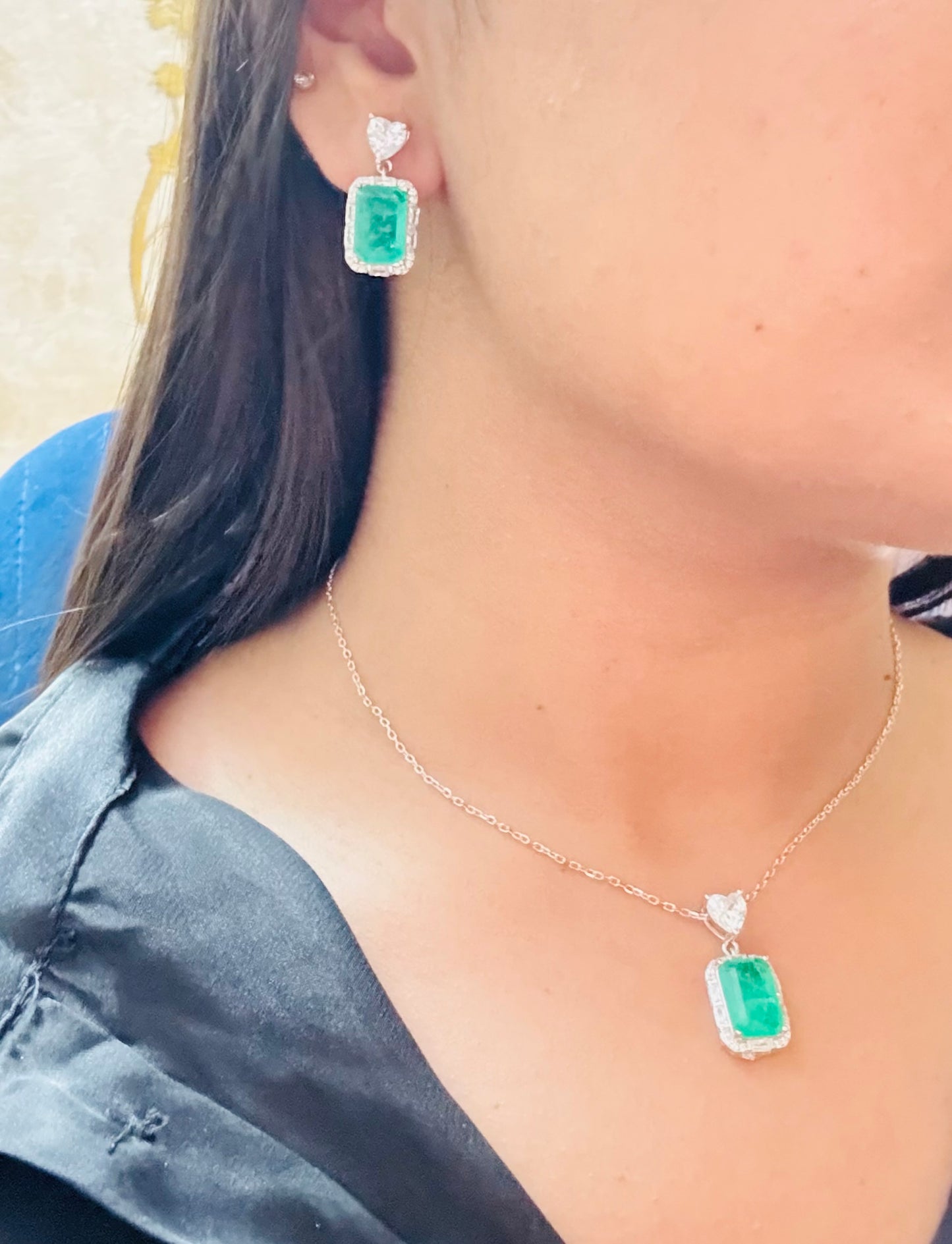 Eternal Bloom – Sterling Silver 925 Pendant Set with Emerald Soul