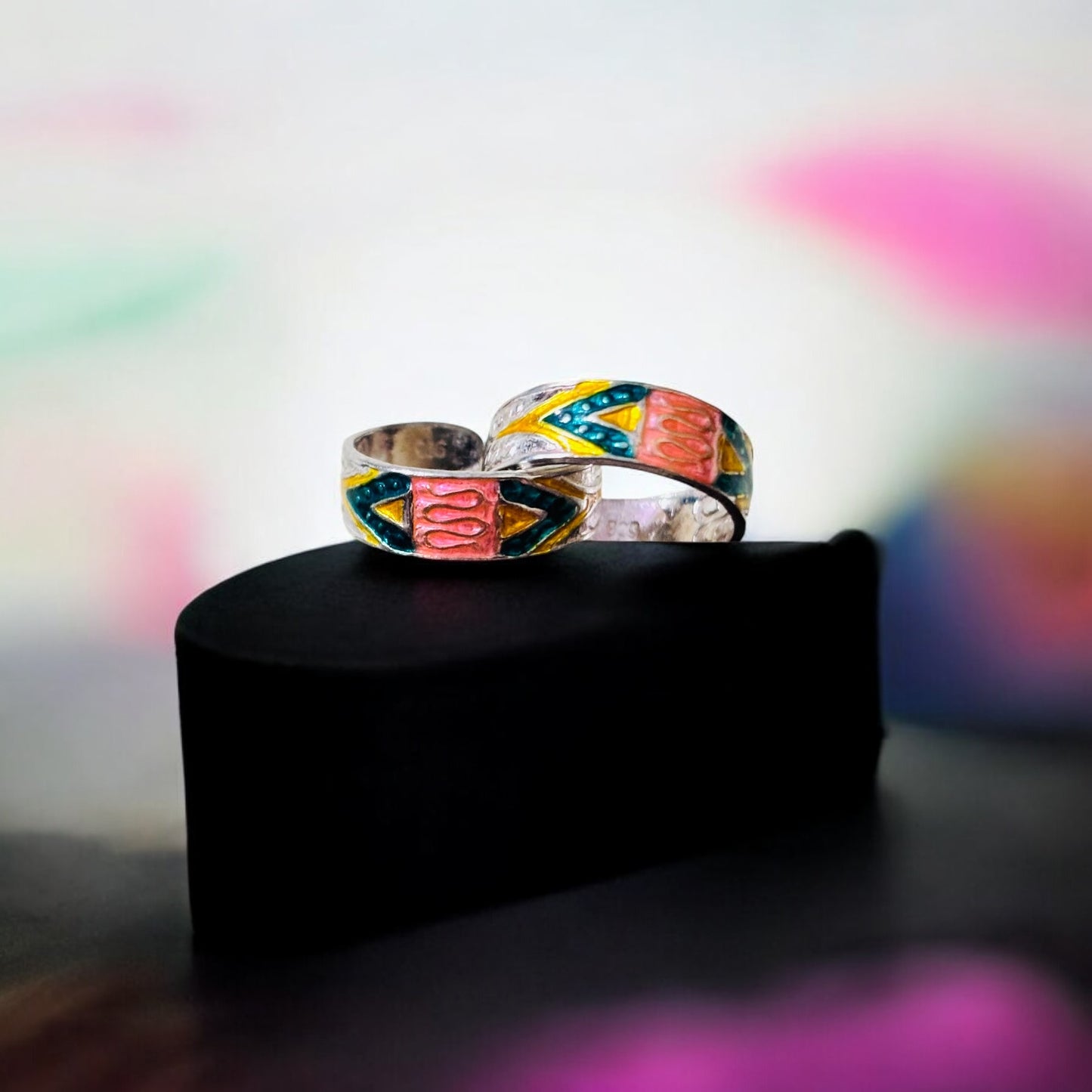 Dual tone enameled toe ring