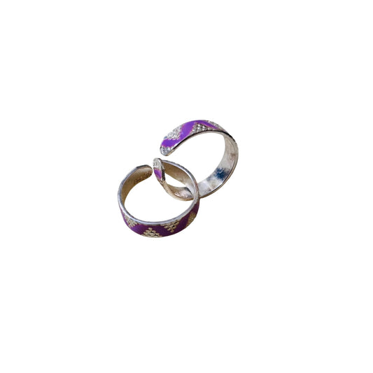 Lavender tone enameled toe ring