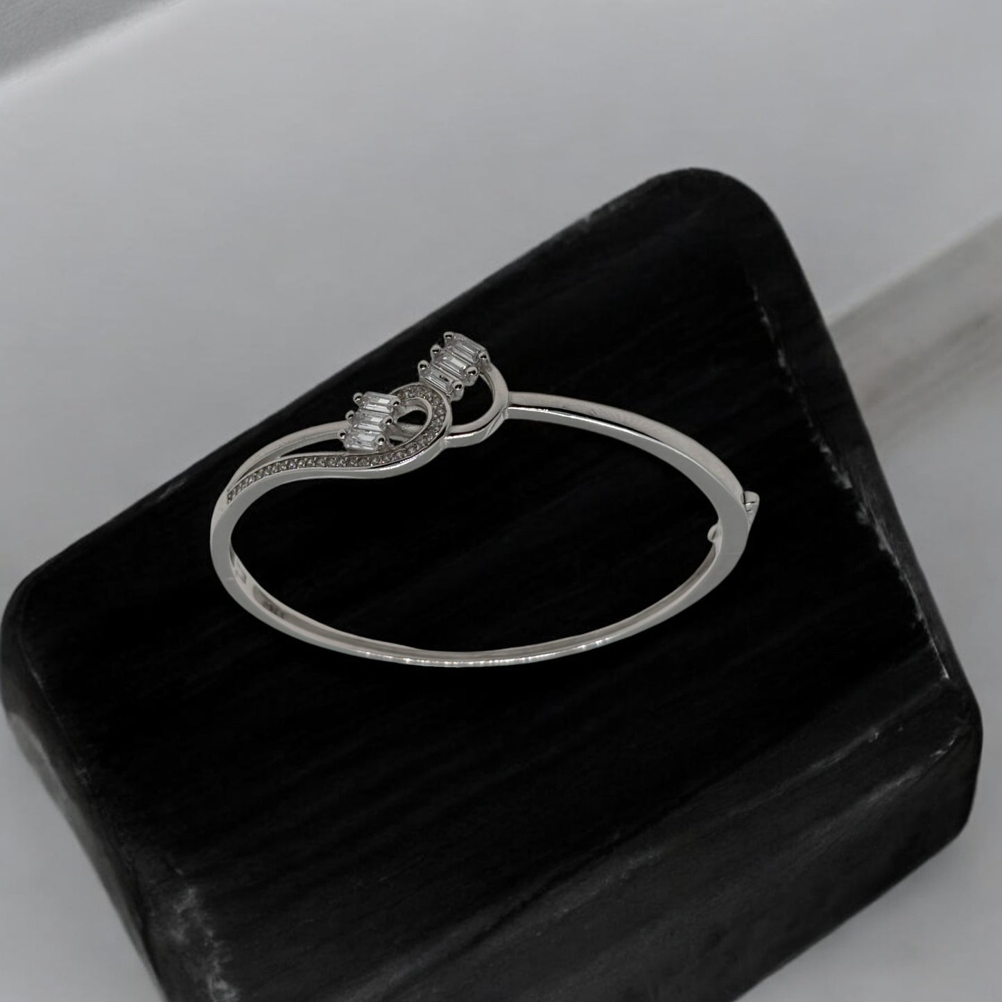 Entangle Baguette Silver Kada