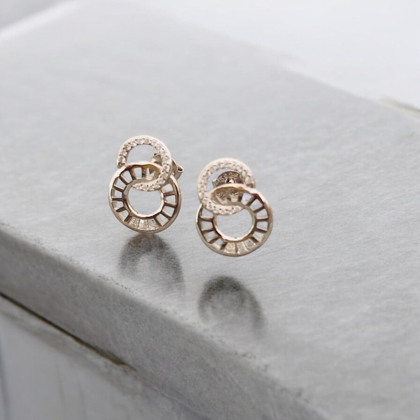 Inter circle CZ Pendant Set