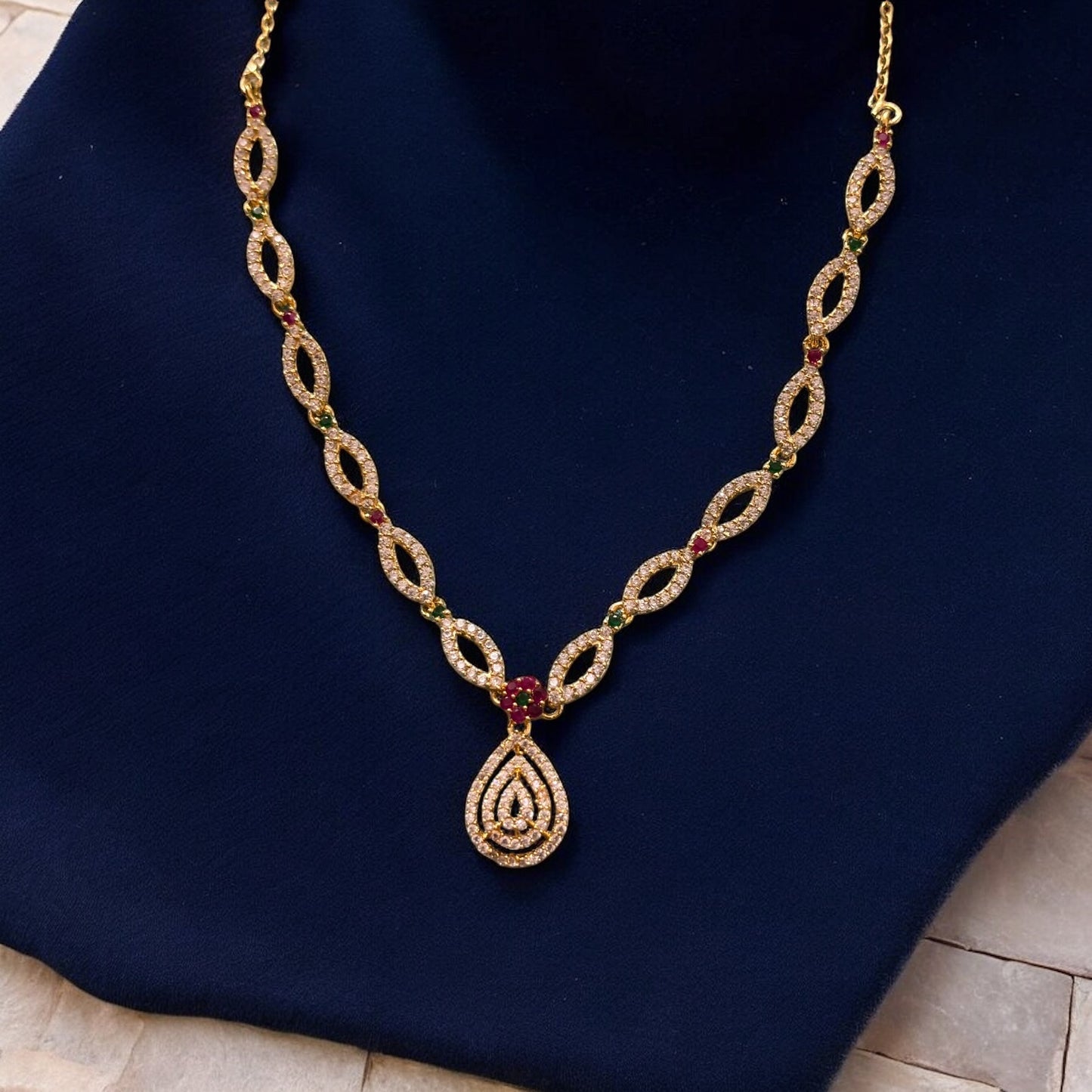 Petal Kiss - Rose gold necklace set