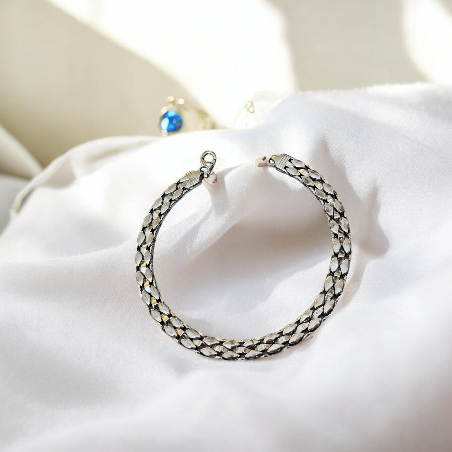 Sleek Men’s Snake Silver Bracelet