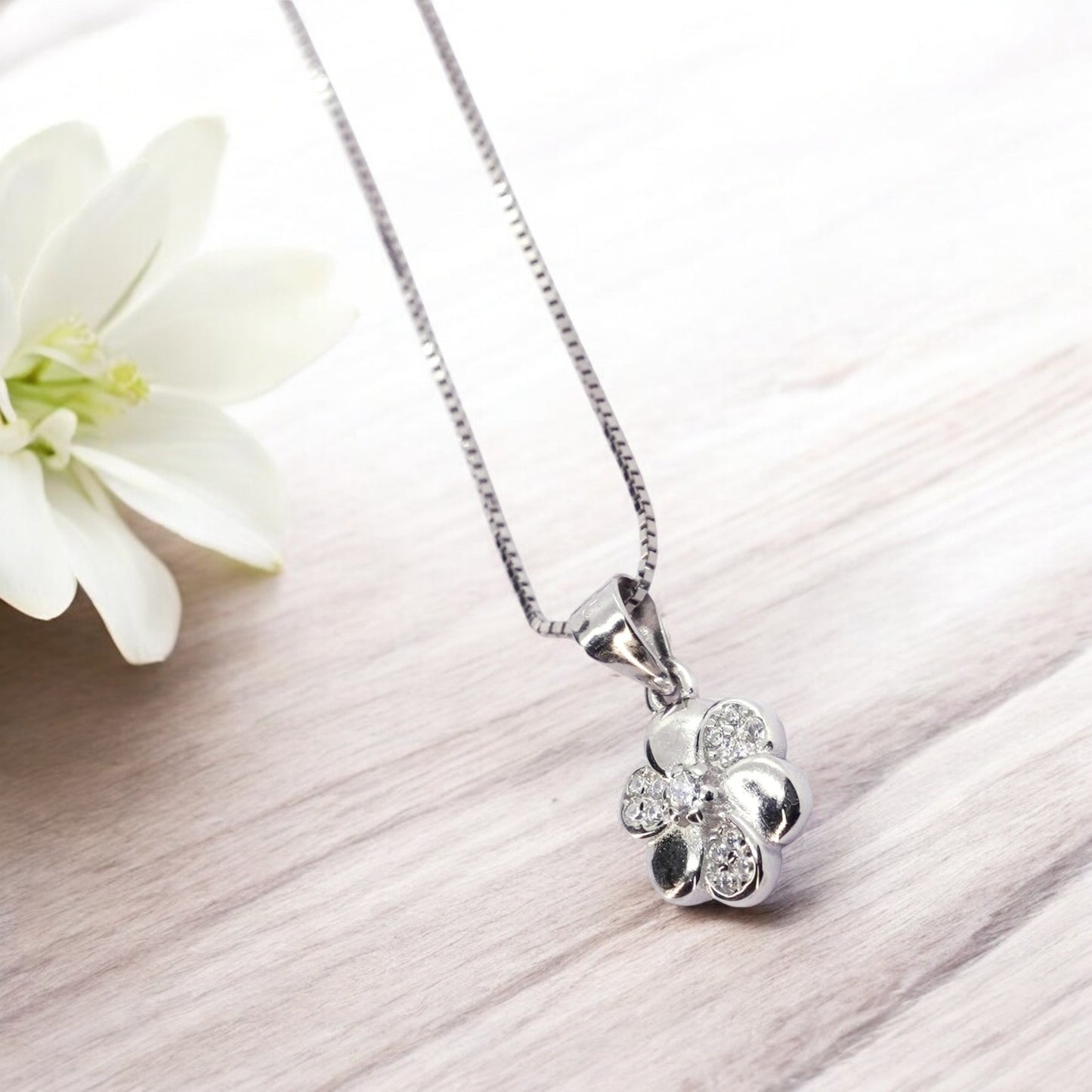 Sterling Silver Floral pendant with chain