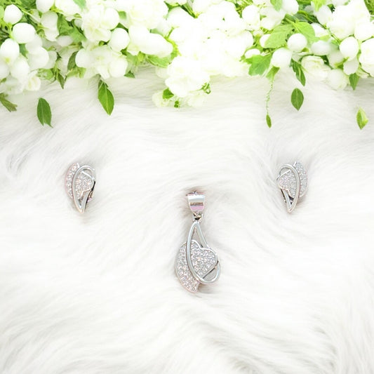 Symphony of heart Pendant Set