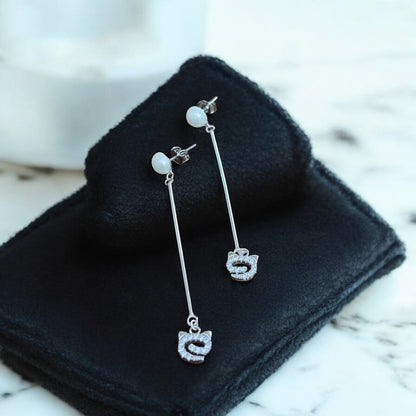 Stick Drop pearl earring