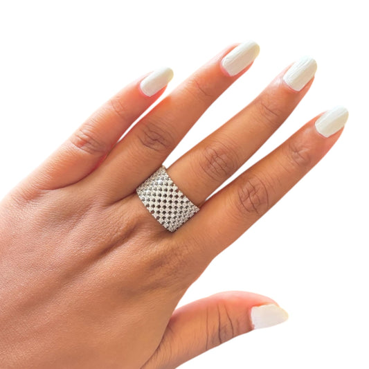 Elegant High Majesty Silver Band