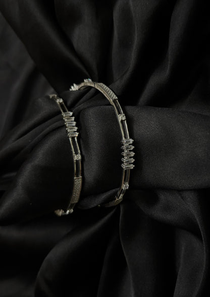 Minimal Diamond Silver Bangles
