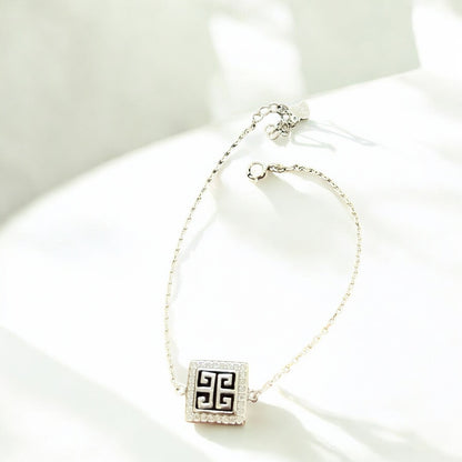 Minimal Elegant Charm Bracelet