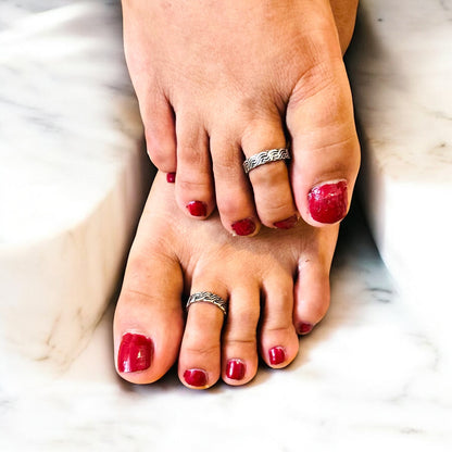 Oxidised S Toe ring