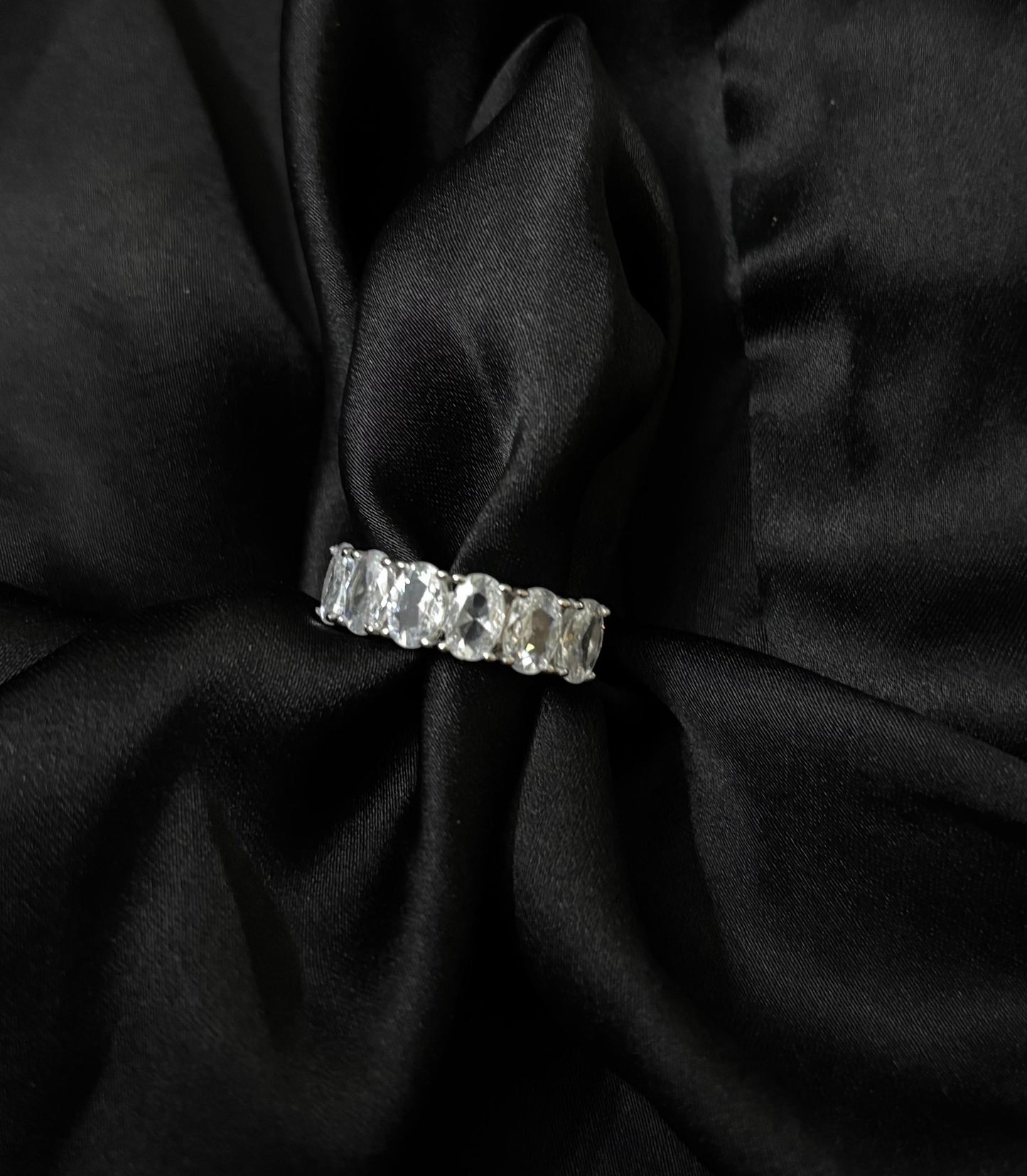 String of Solitaires half Band