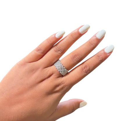 Elegant High Majesty Silver Band