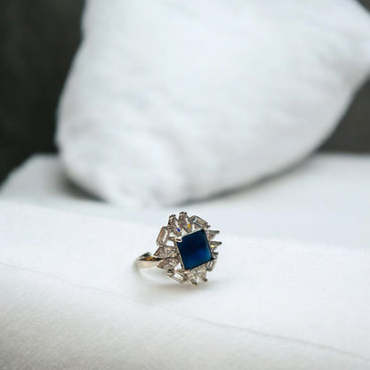 Azure Heirloom – Engagement Ring with Sapphire Light