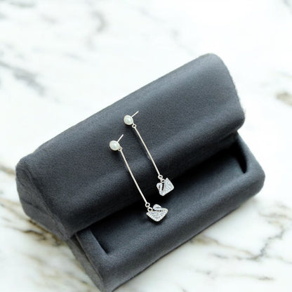 Stick Drop pearl earring
