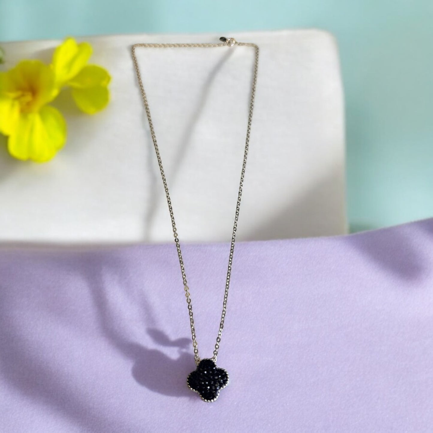 Black Flower chain Necklace