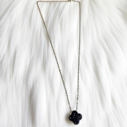 Black Flower stylish silver pendant Necklace