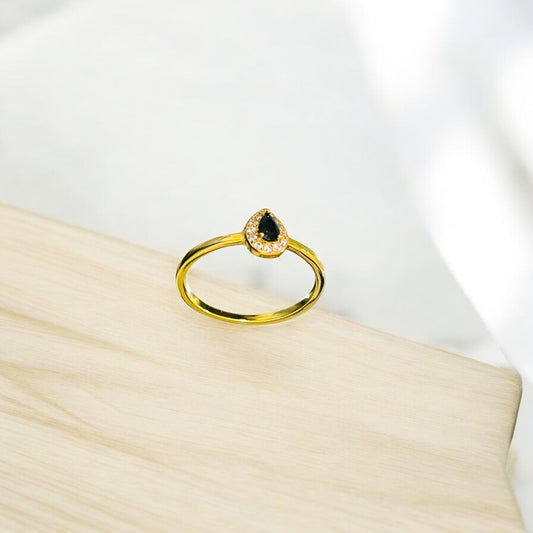 Black drop gold ring