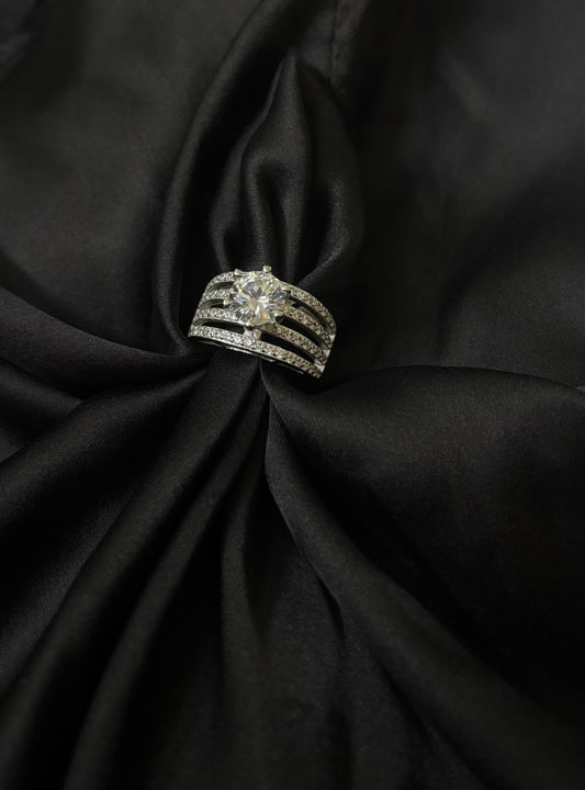 Solitaire Majestic Engagement ring