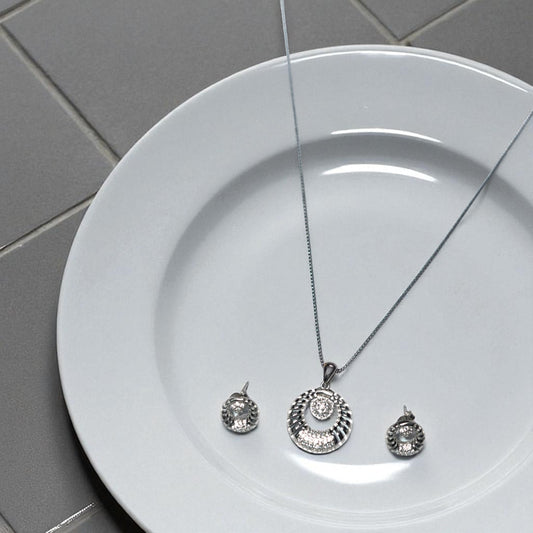 Circular Radiance Silver Pendant Set