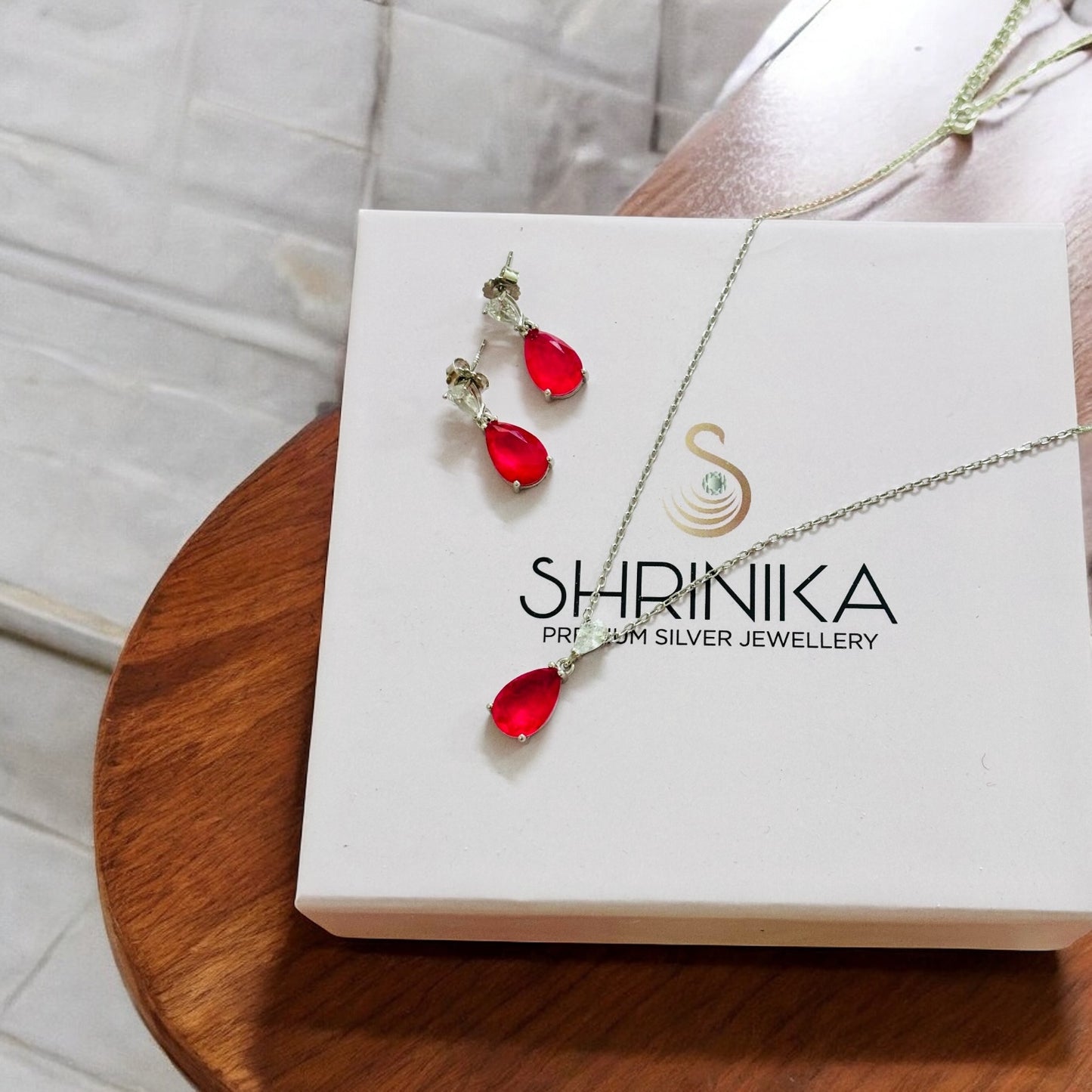 Crimson Teardrop – Minimal Ruby Necklace Set